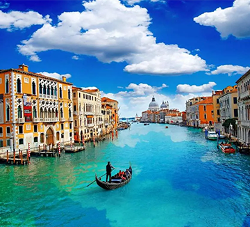 Venice City From £ 330pp ➔